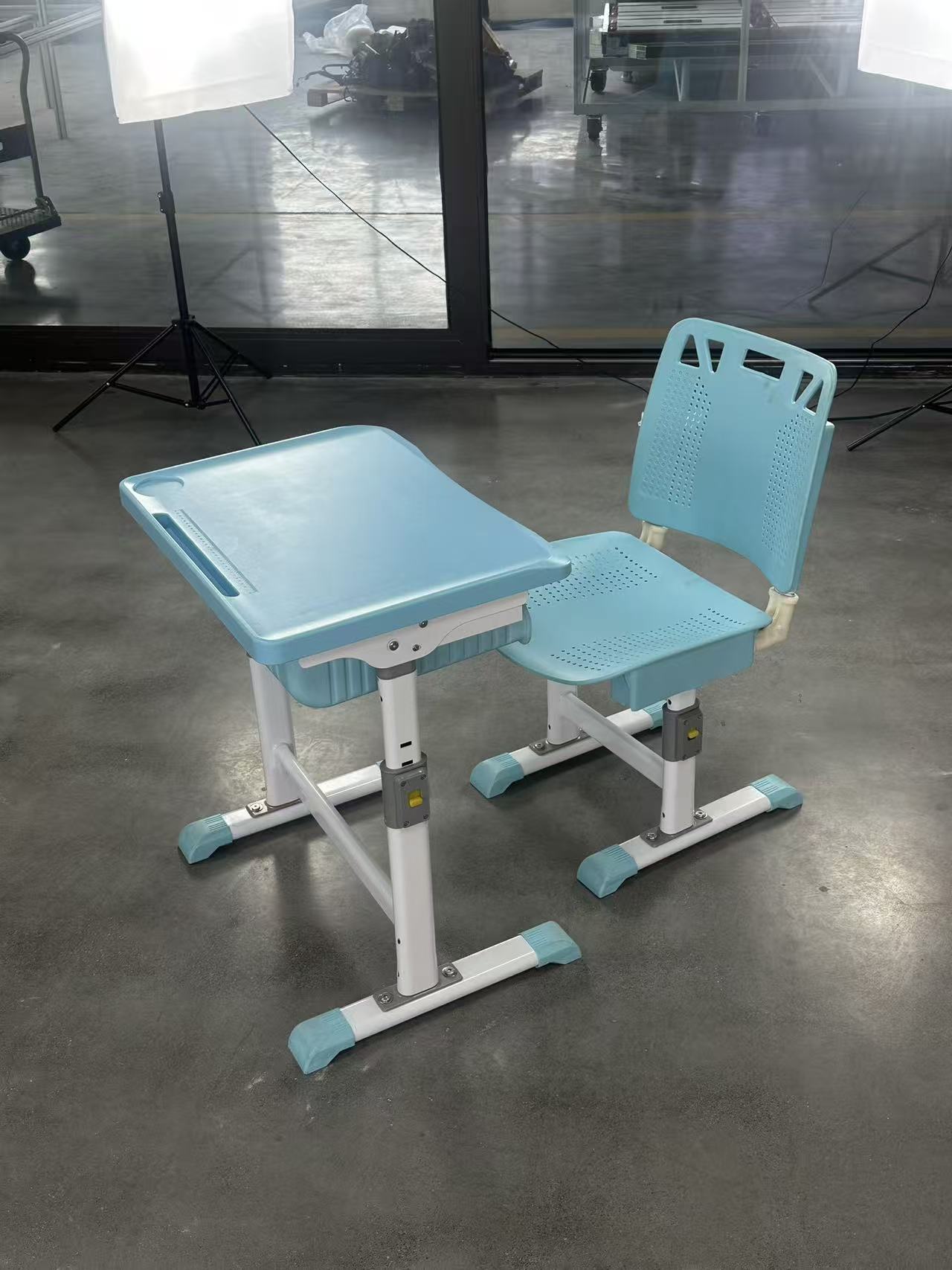 Real lift-switch student desk and chair sample